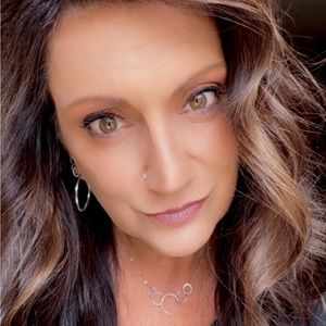 Meet your Posher, Ellen